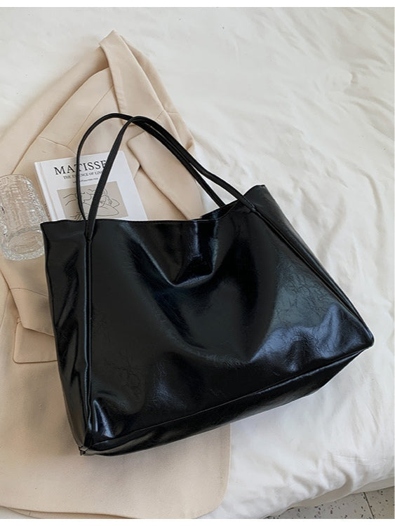Bolsa Bombonera de Hombro de Piel Sintética Suave