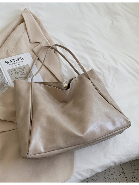 Bolsa Bombonera de Hombro de Piel Sintética Suave