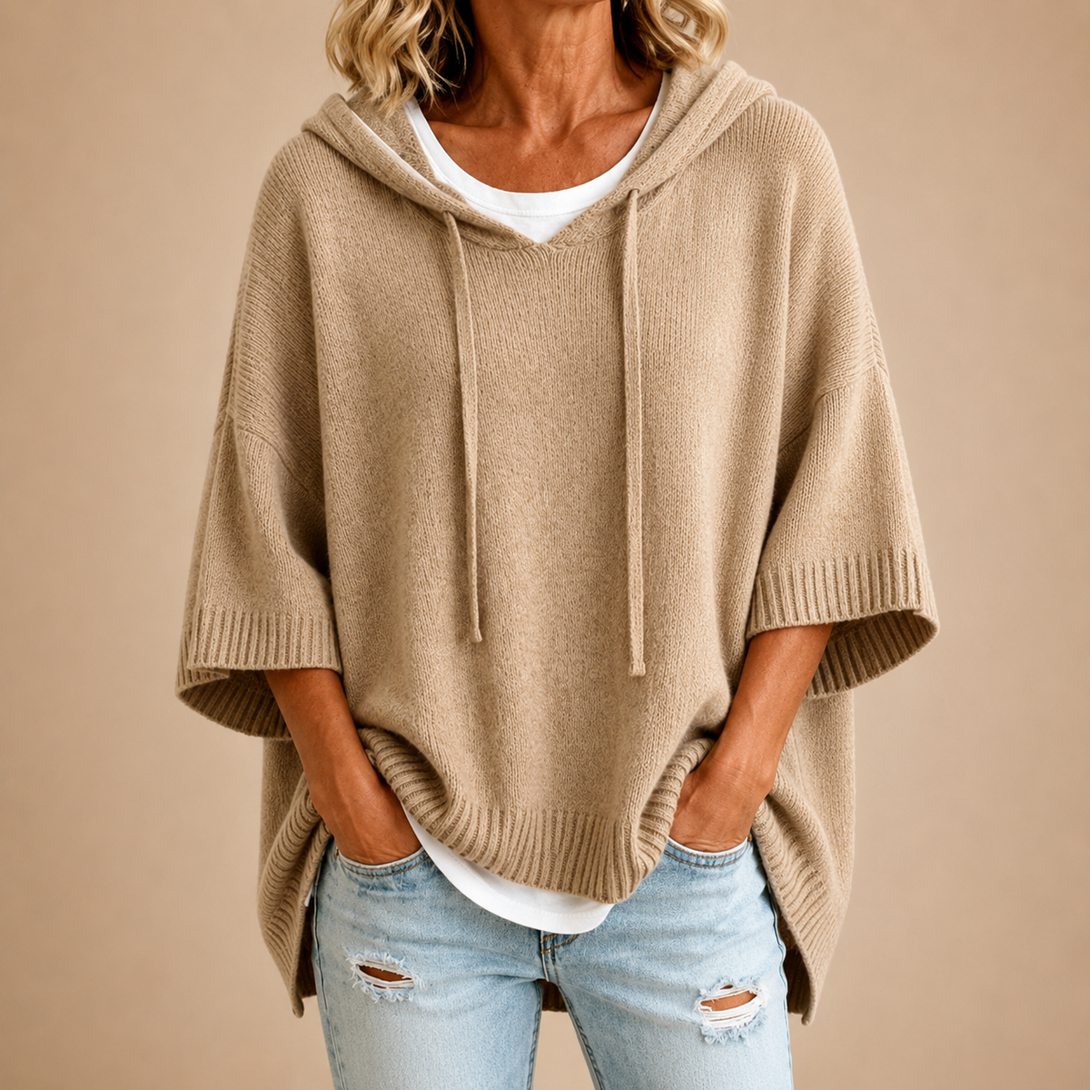 Poncho tejido con capucha caqui