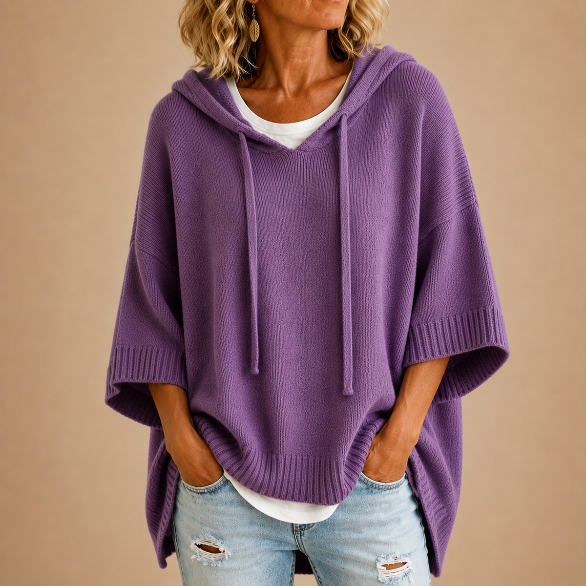 Poncho tejido con capucha morado