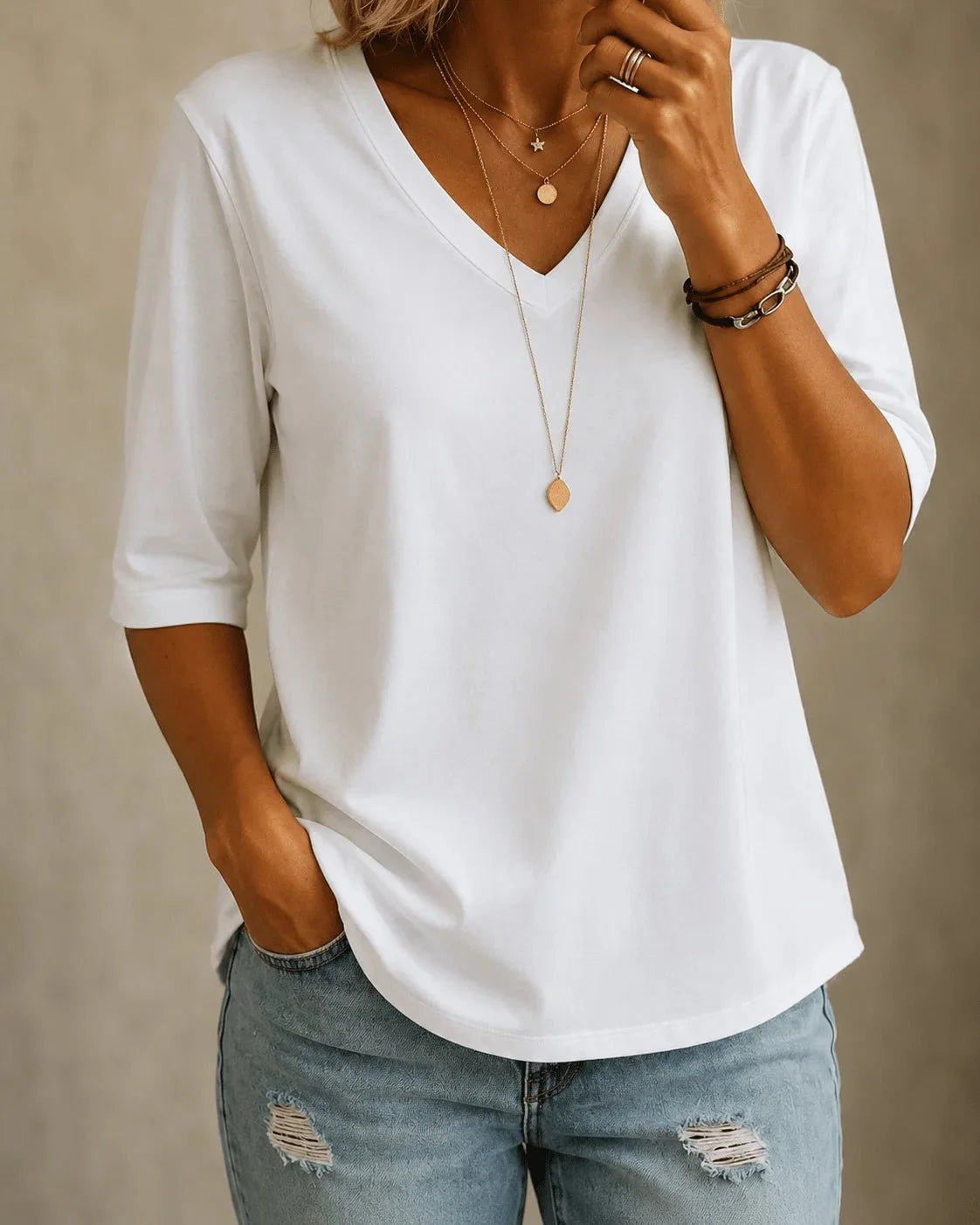 Aurelia | Playera Clásica Cuello V
