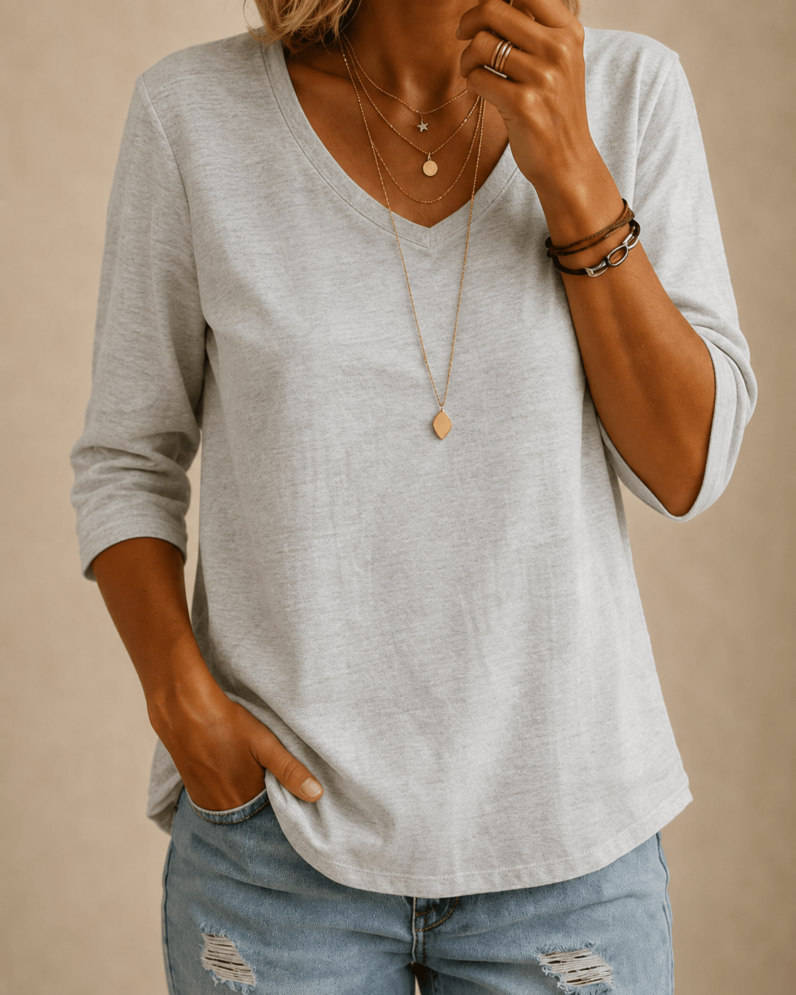 Aster | Playera Clásica Cuello V